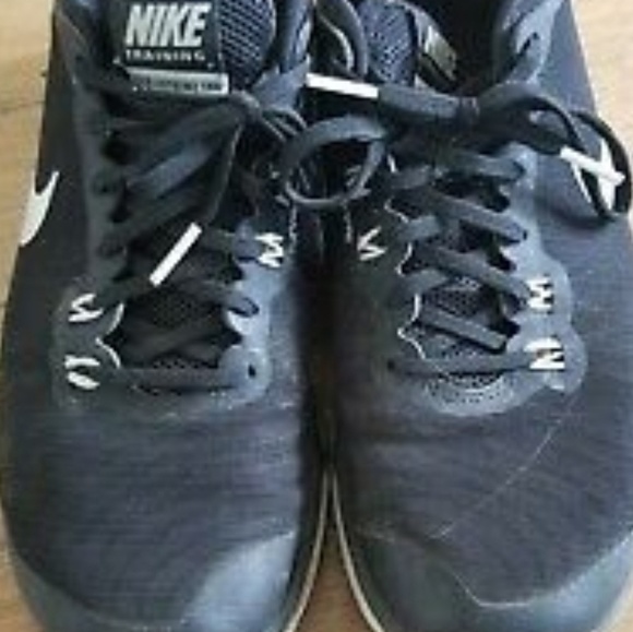 supreme moon boot nike